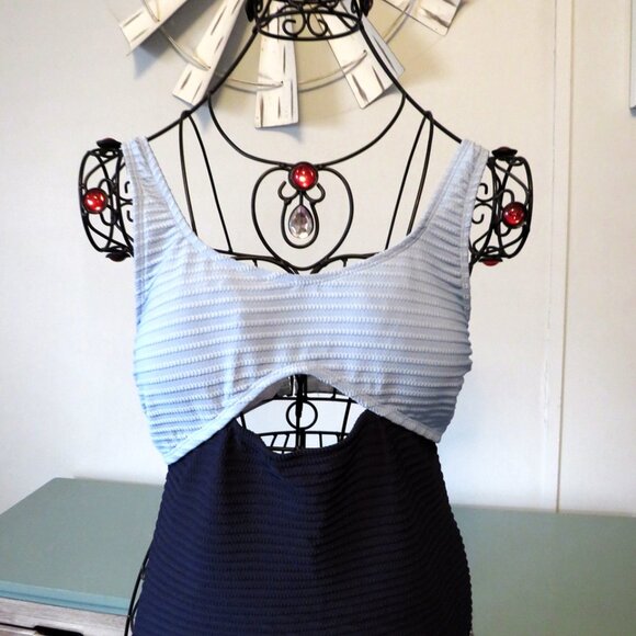 NWT‎ Cupshe Colorblock Textured One Piece w/ Cut-Outs Size Medium - Picture 2 of 6